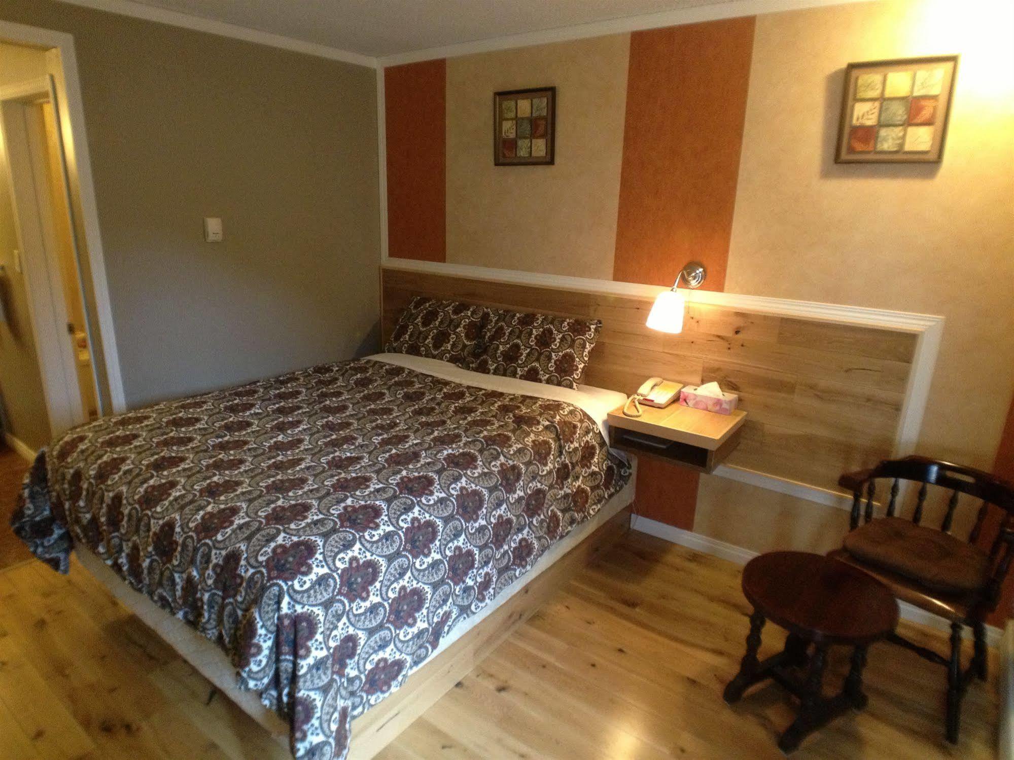 Galaxy Motel St. Paul Dış mekan fotoğraf